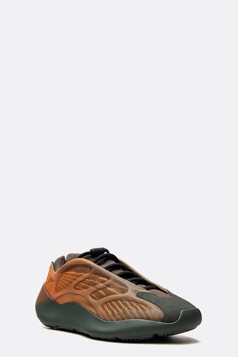 YEEZY 700 V3 "Copper Fade"